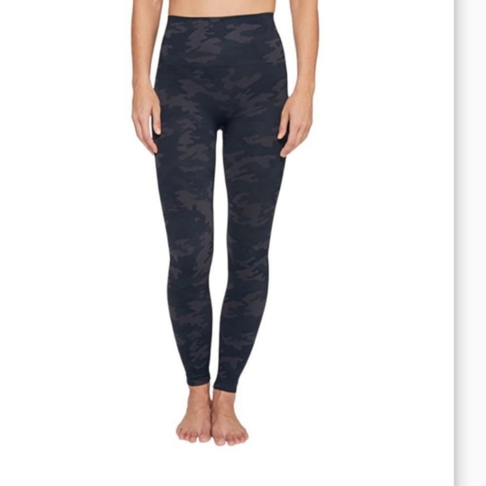 Spanx Look At Me Now Grey‎ Camo Seamless Leggings